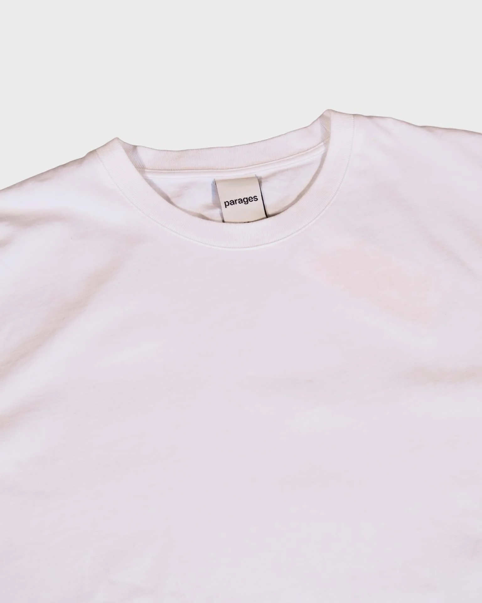 Parages Welcome T-Shirt in White - Image 2